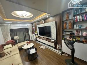 Bán nhà Ngũ Nhạc, Hoàng Mai, ô tô đỗ cửa, DT 30 m2, giá 5,5 tỷ.